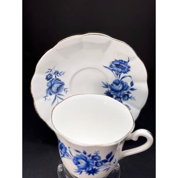 Vtg ELIZABETHAN Fine Bone China Taylor & Kent Teacup Cup Saucer England - Picture 3 of 16